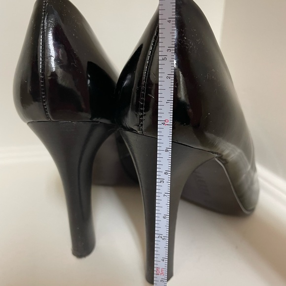 Ralph Lauren Pumps, Black, Size 8 - Picture 4 of 5